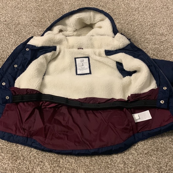 Gap Jacket Coat 5 years cold control max 🤍❄️ like new - Picture 3 of 10